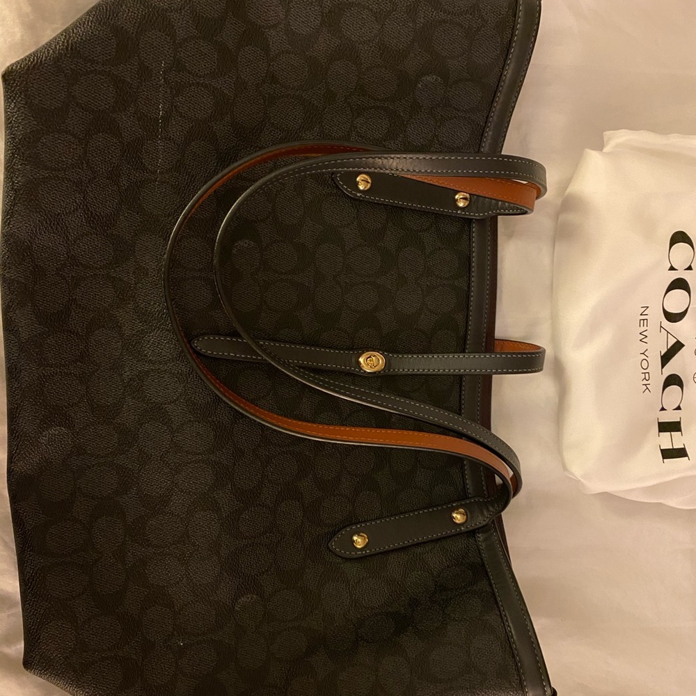 coach market tote in midnight navy